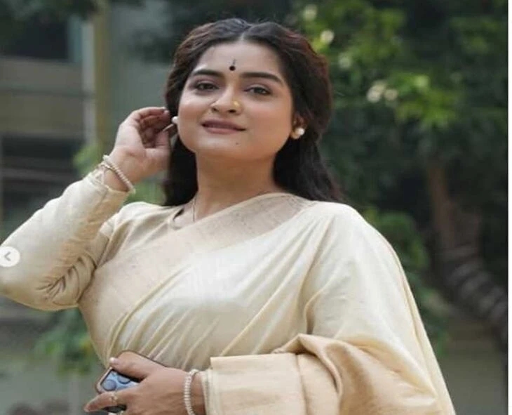 দীর্ঘ ৩ বছর পর পর্দায় ফিরছেন দেবপর্ণা, নতুন রূপে চমক দেবেন অভিনেত্রী! দীর্ঘ ৩ বছর পর পর্দায় ফিরছেন দেবপর্ণা, নতুন রূপে চমক দেবেন অভিনেত্রী!