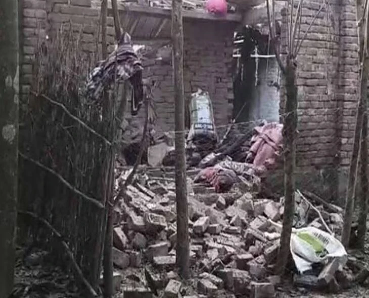 बांग्लादेश में चुनावी हिंसा का तांडव और बम धमाके में मौत के साथ कैंपस पर कब्जे की खबर