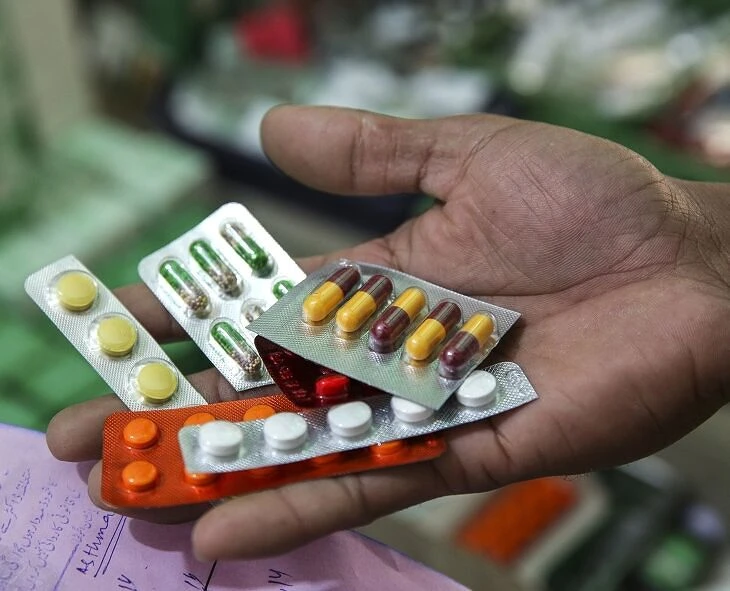 সুগার প্রেশার থেকে অ্যান্টিবায়োটিক ৭৬৭টি প্রয়োজনীয় ওষুধের দাম বাড়াল কেন্দ্র