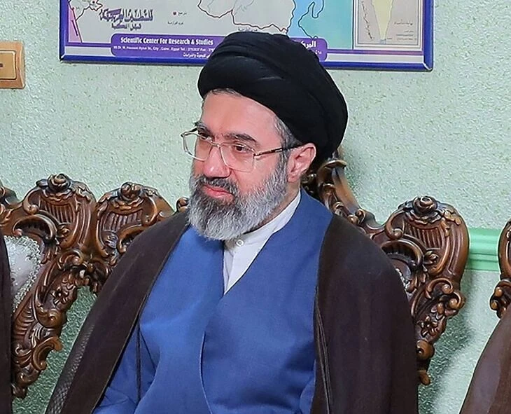 মোজতবা খামেনেই কেমন আছেন?