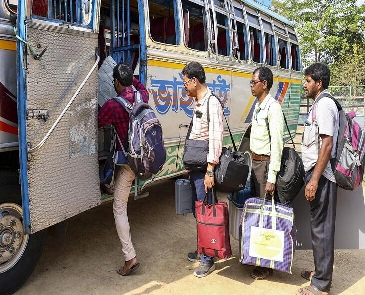 ভোটের ডিউটিতে বাস দিয়েও মিলছে না অগ্রিম অর্থ, ক্ষুব্ধ মালিকপক্ষের হুঁশিয়ারি – এবেলা